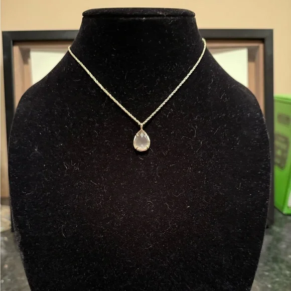 Kendra Scott Kiri Necklace in Gold Slate Cats Eye - Picture 2 of 6